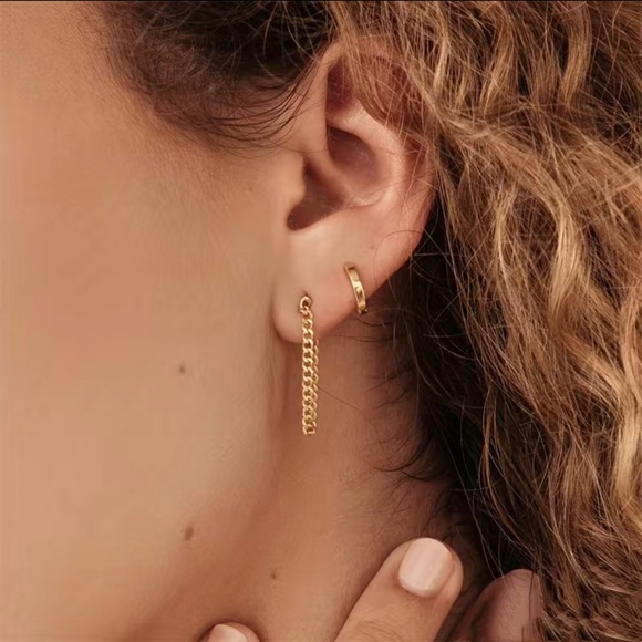 Adjustable Gold gold plated minimal Chain Earrings - Picture 7 of 11